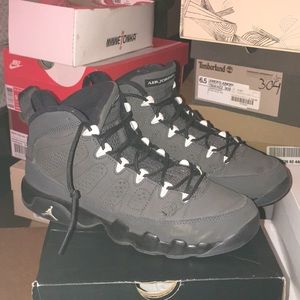 Anthracite Retro 9s